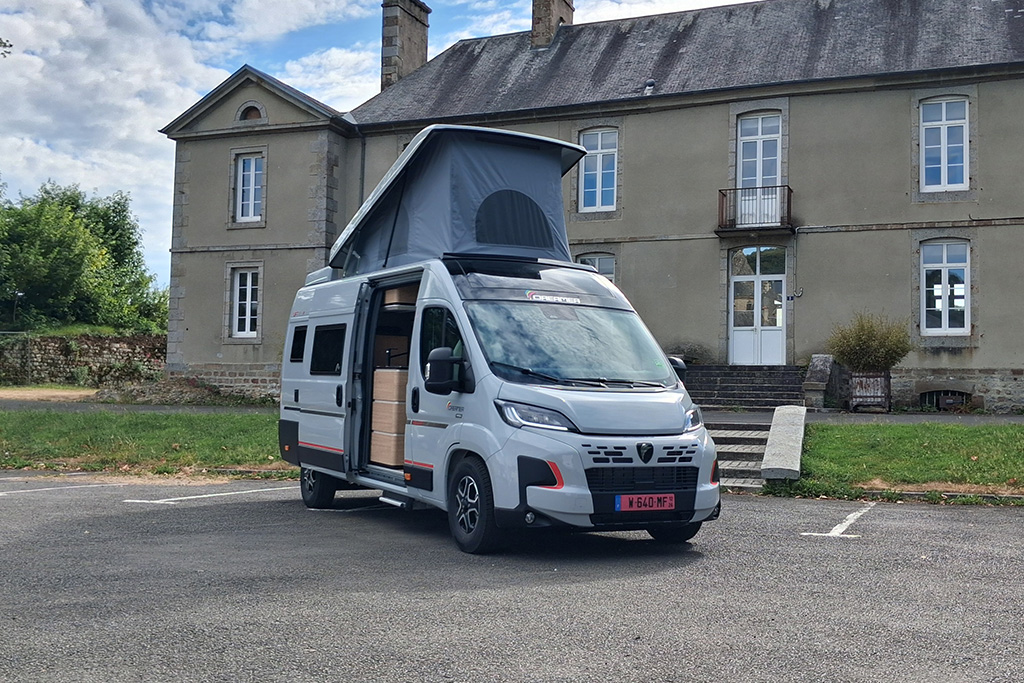 Dreamer-Select-Lift-Van-Up-01.jpg