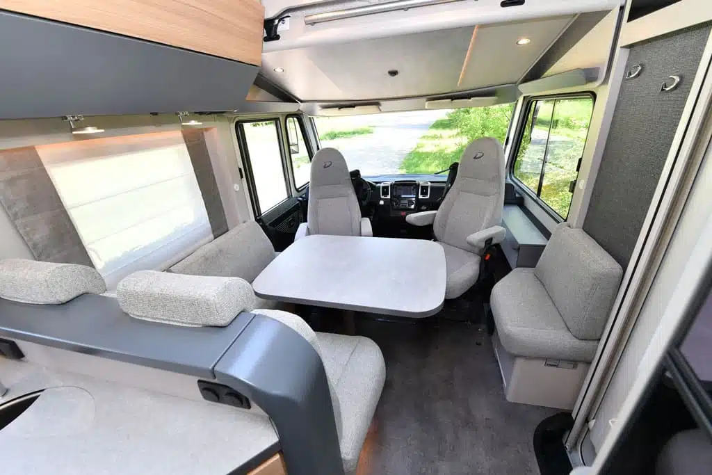 Neue Wohnmobile: Dethleffs Pulse 2019 Sitzgruppe