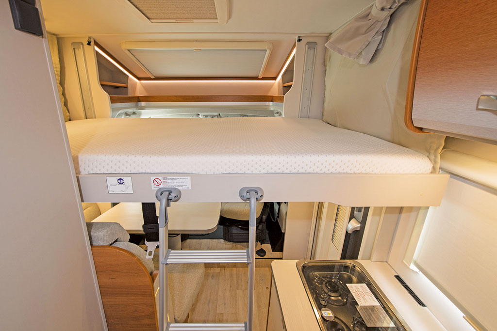 Hubbett im Dethleffs Trend T 6557 DBM