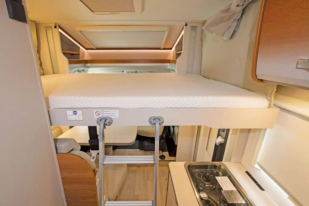 Hubbett im Dethleffs Trend T 6557 DBM