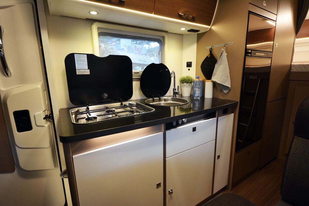 Küche im Etrusco A 7300 DB