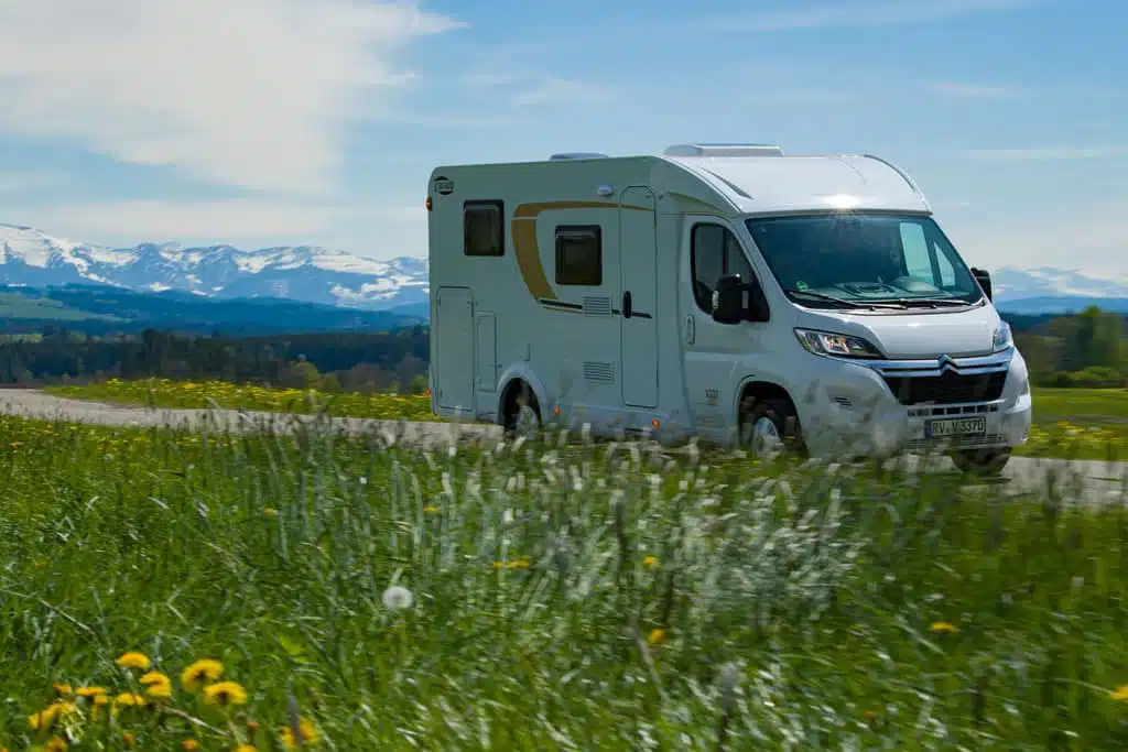 Kompakte Reisemobile
liegen voll im Trend. Im Profitest der Juli-Ausgabe: Carado V 337 auf Citroën Jumper.