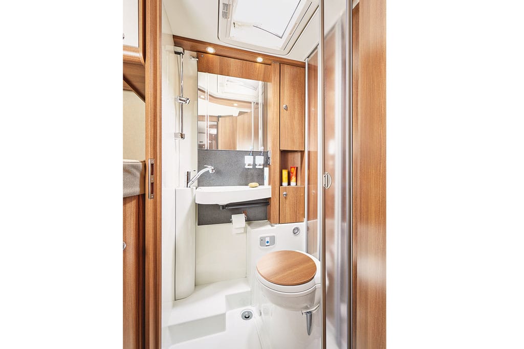 Carthago C-Compactline Bad