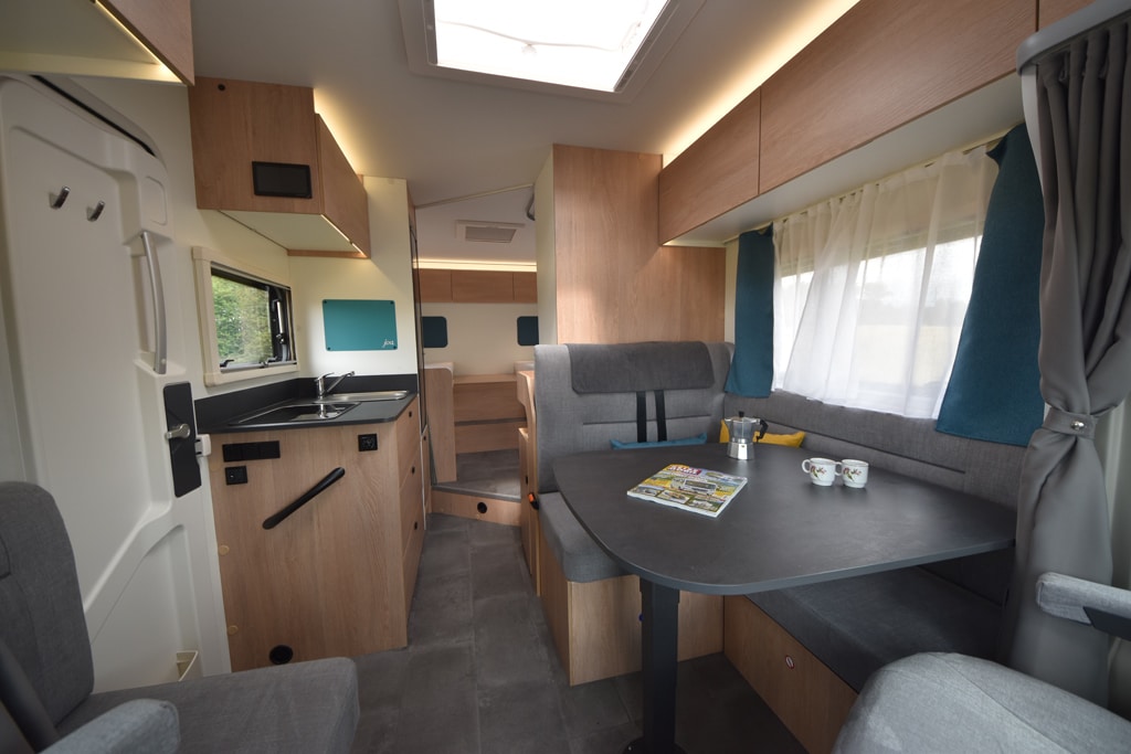 Joa Camp 70 T Innenraum