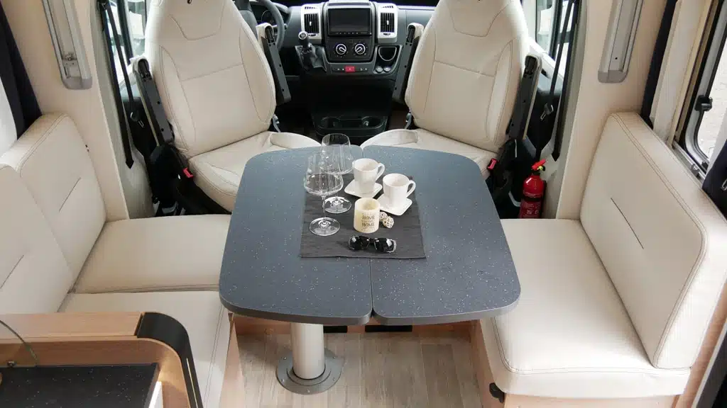 Mooveo TEI 72 EBH: Sitzgruppe