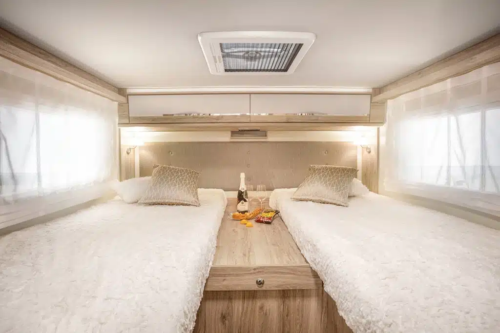 Eura Mobil Profila T 676 EB: Heck