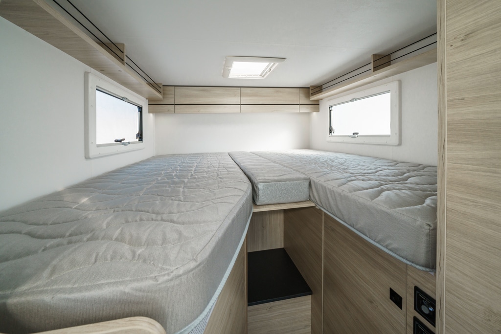 Bett im Chausson S 697 GA First Line
