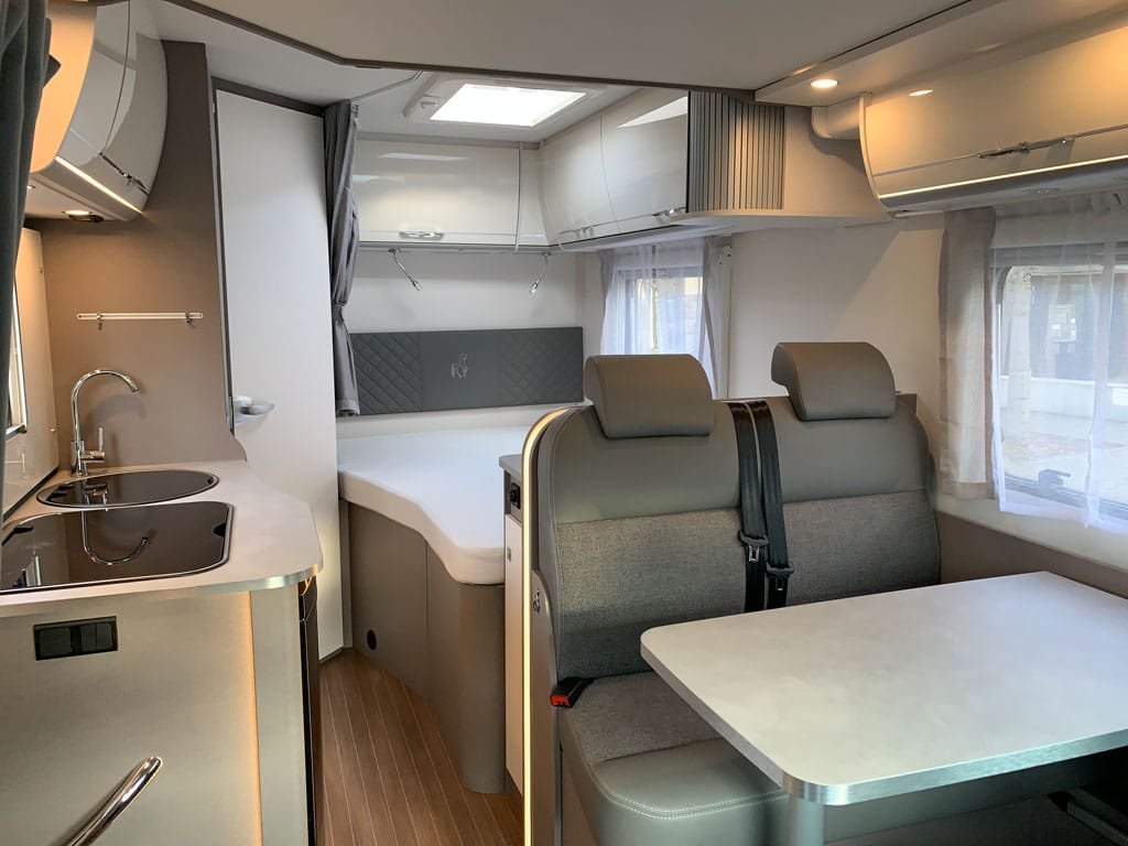 Etrusco T 5900 FB: Kabine