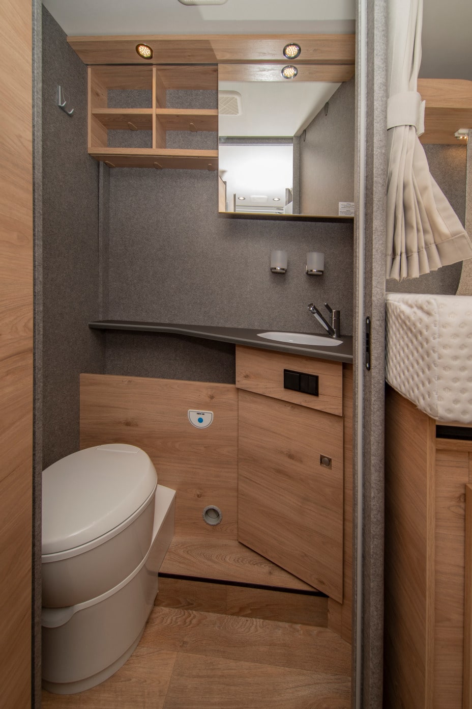 Bad im Dethleffs Just Go T 7055 EB