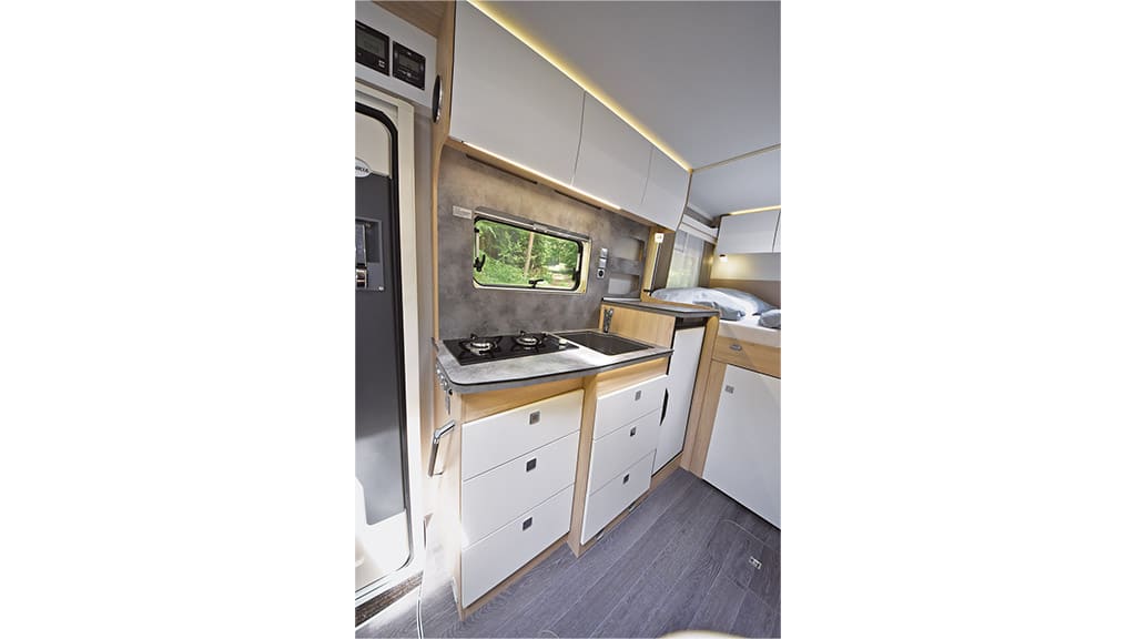 Frankia Neo MI 7 BD (2023): Küchenblock