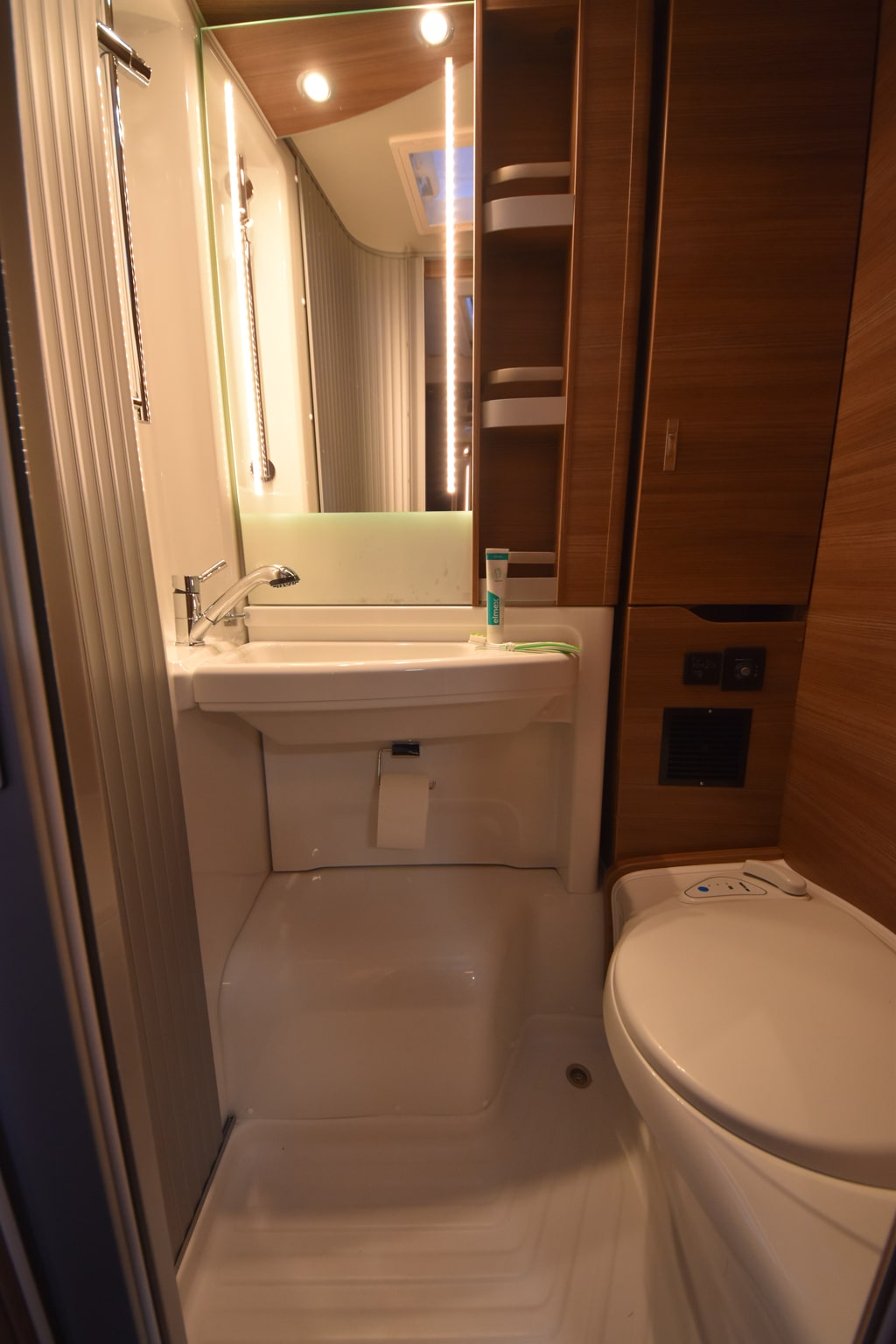 Knaus Van Ti 640 MEG Vansation: Bad