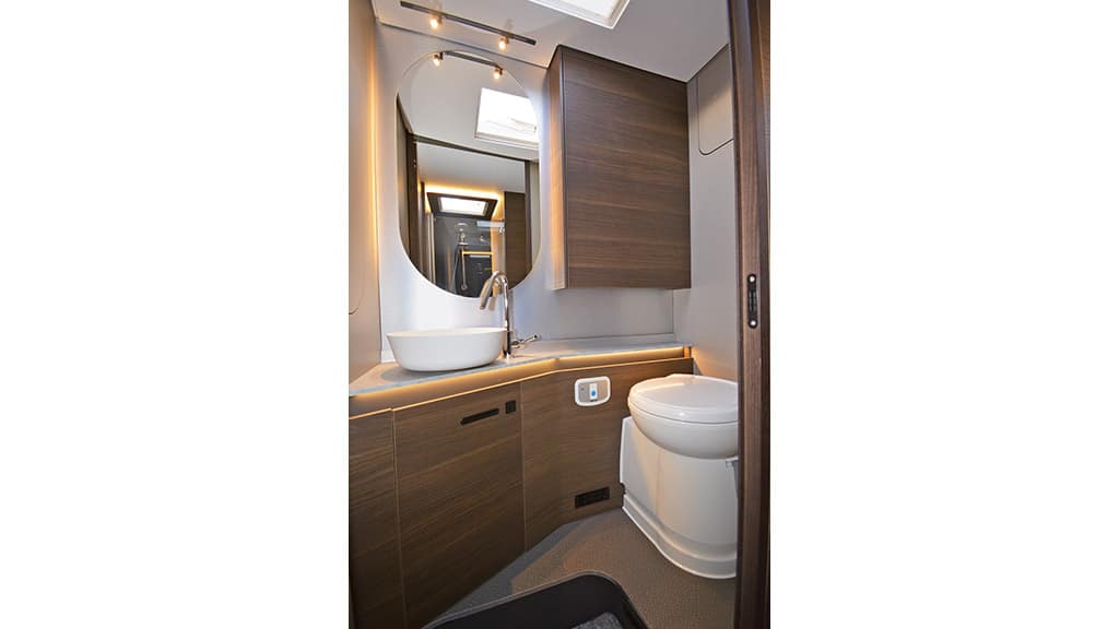 Adria Supersonic (2023): Bad