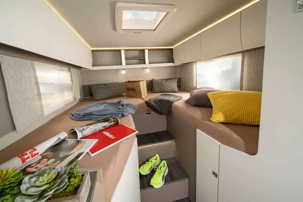 Frankia Neo MI 7 GDK: Einzelbetten über der Heckgarage