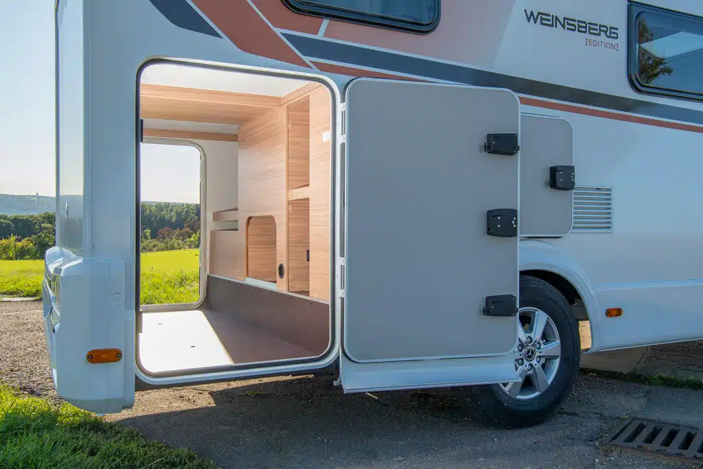 Heckgarage im Weinsberg CaraCompact Suite MB 640 MEG Edition Pepper