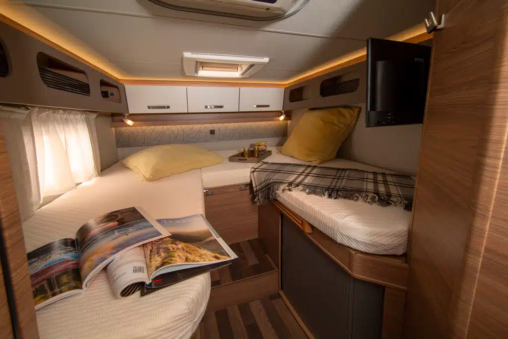 Einzelbetten im Weinsberg CaraCompact Suite MB 640 MEG Edition Pepper