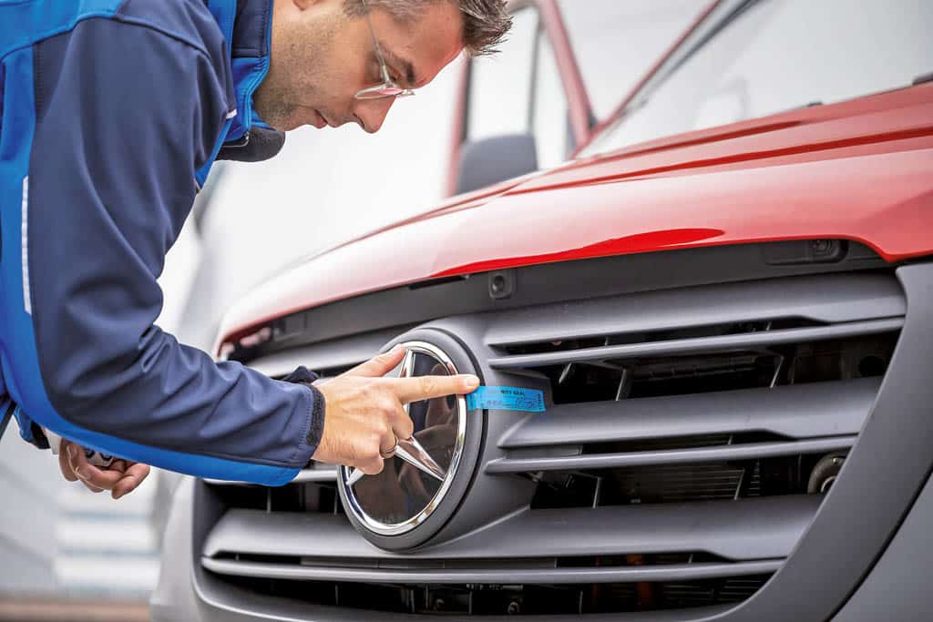 Versiegelung des Ladeanschlusses für den Mercedes-Benz eSprinter 2023