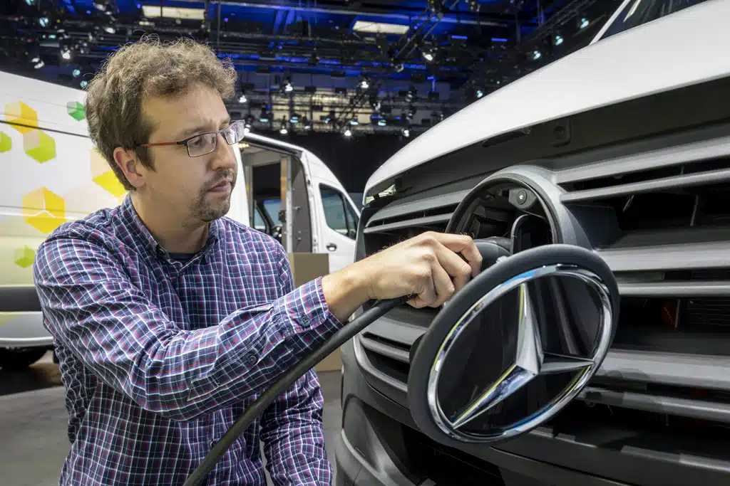 Weltpremiere von Mercedes-Benz Vans: Neuen Sprinter als Gesamtsystemlösung  vorgestellt