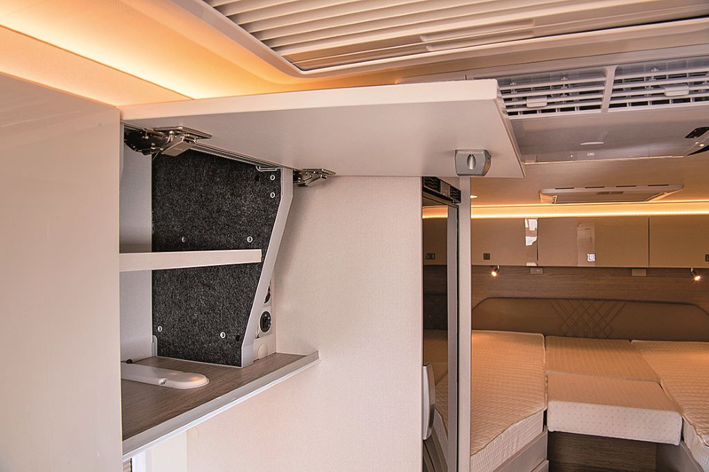 Bürstner Lineo T 690 G