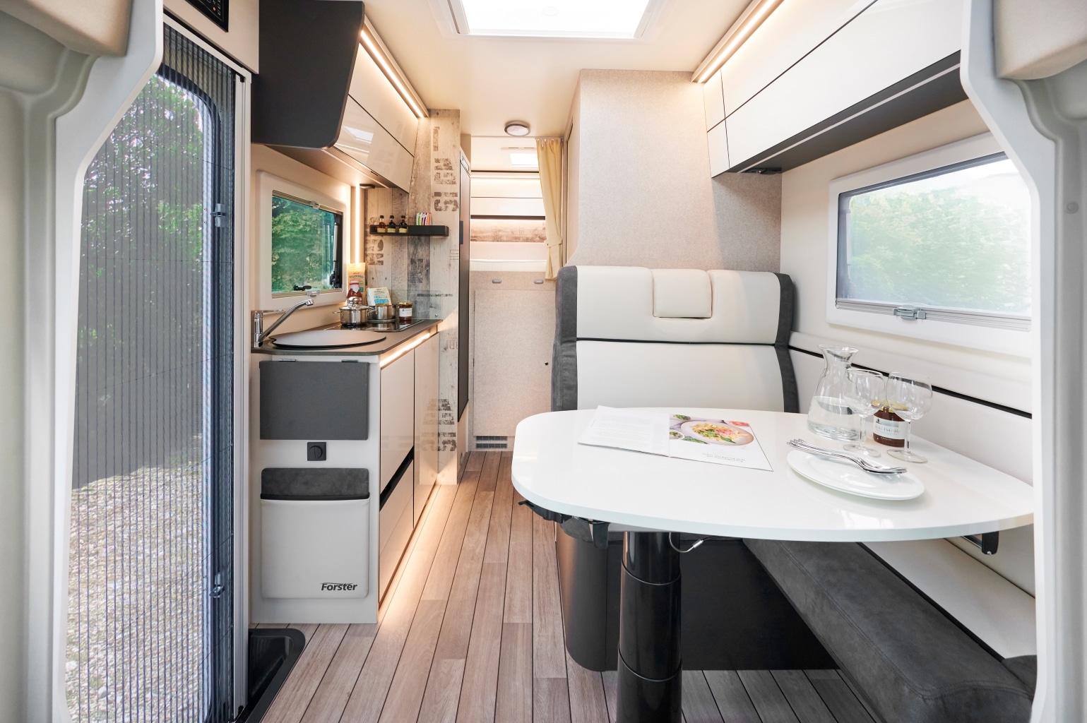 Forster T Coupé 599HB Blick in den Wohnraum