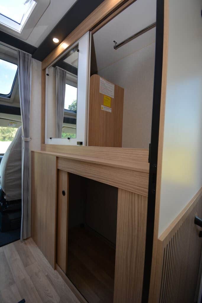 Pilote P720U Durchgang im Innenraum