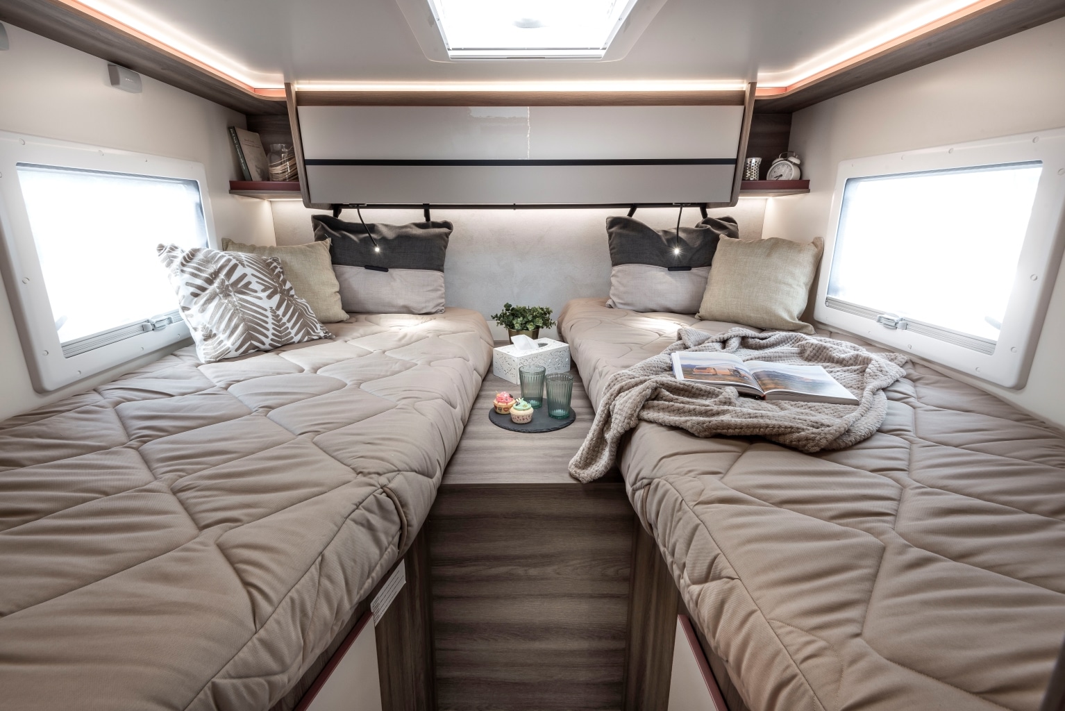 Zwei Einzelbetten im Wohnmobil
