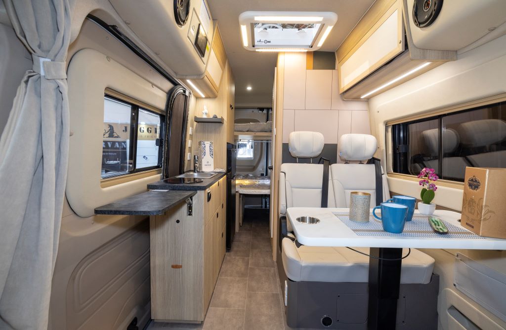 Maxus RV Deliver 9 Premium