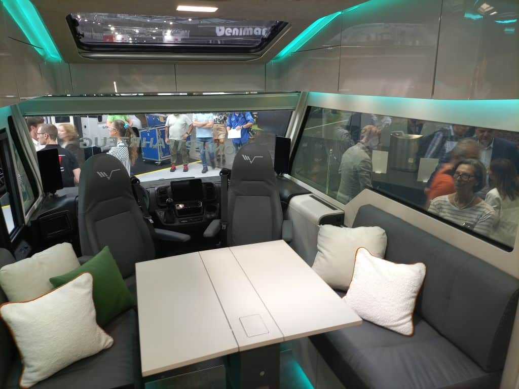 Wohnmobil-Studie Mobilvetta Fluideen Wohnraum