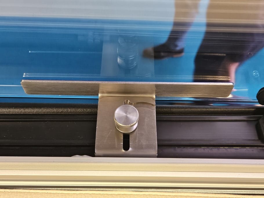 Diebstahlschutz per Zusatzschloss für das Wohnmobil-Fenster