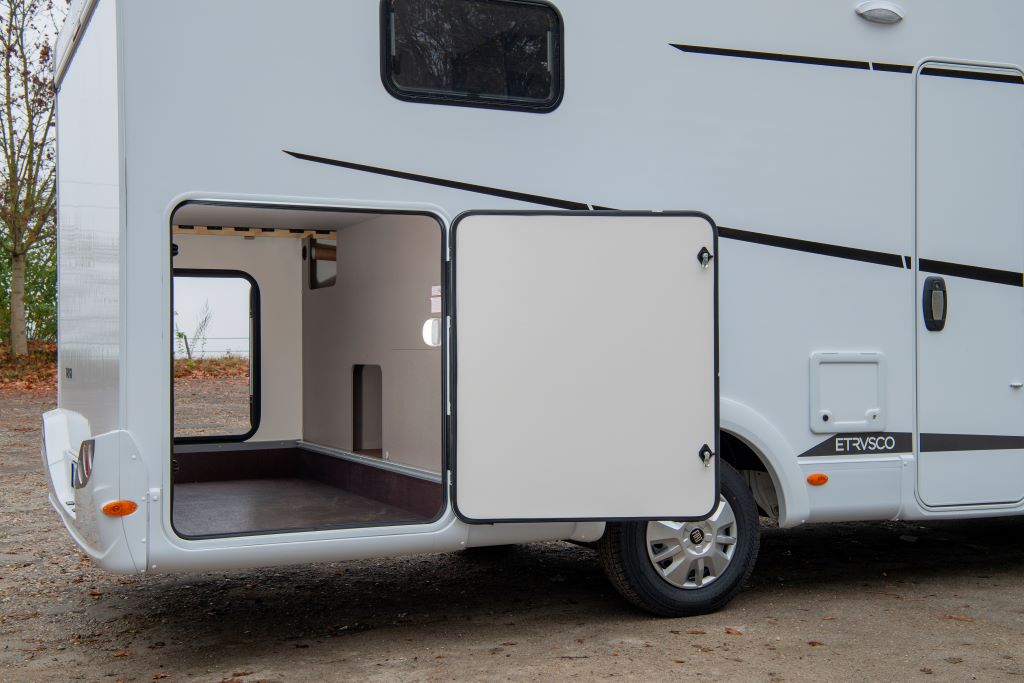 Die Heckgarage des Etrusco T 6.9 SB Base