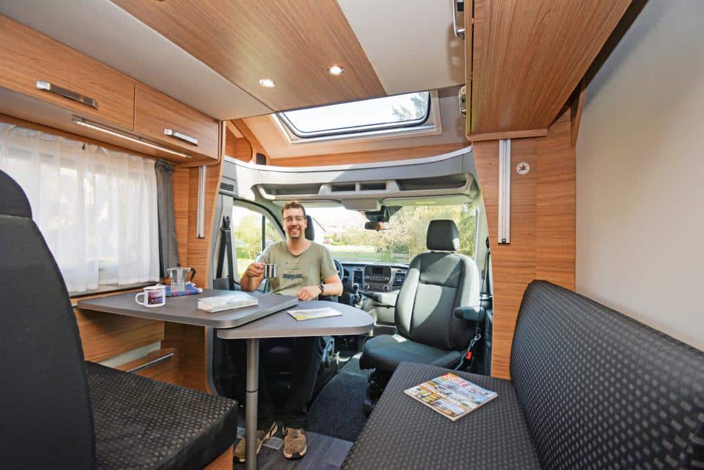 Weinsberg CaraSuite 650 MF Sitzgruppe