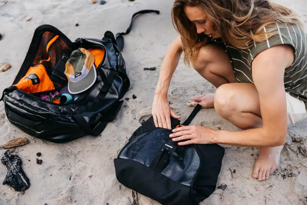 Wassersport-Zubehör: Taschen und Rucksäcke für den Transport von Equipment am Strand