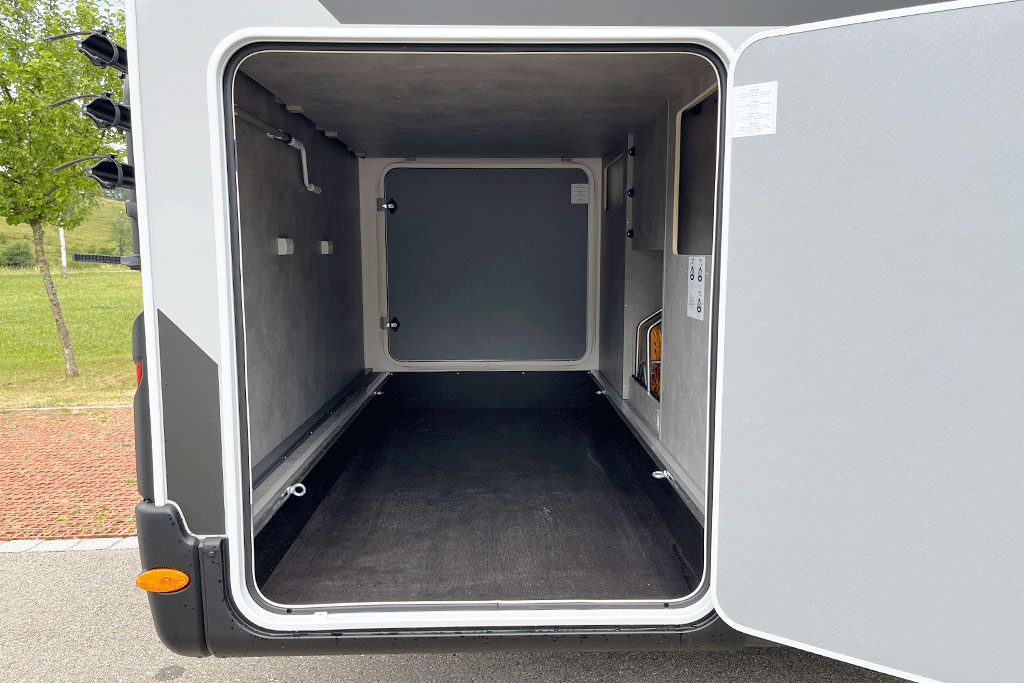 Crosscamp-EXPDN-Garage