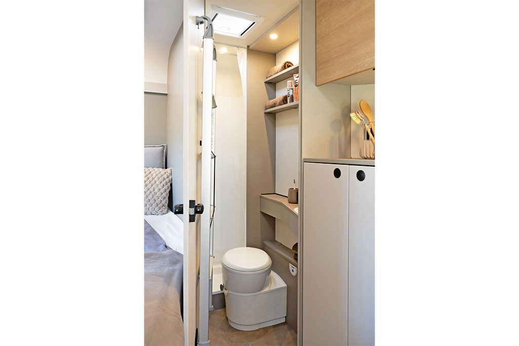 LMC Tracer 680 DL Bad