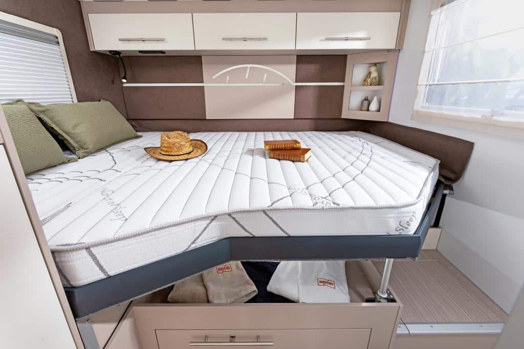 Heckbett im Wohnmobil