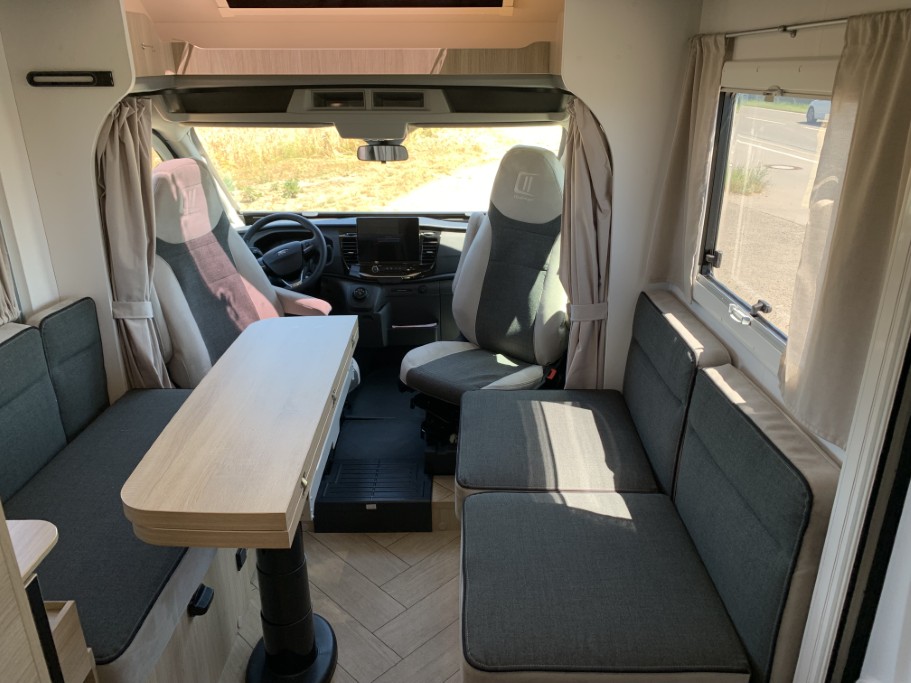 Challenger S 294 Wohnraum Sitzgruppe