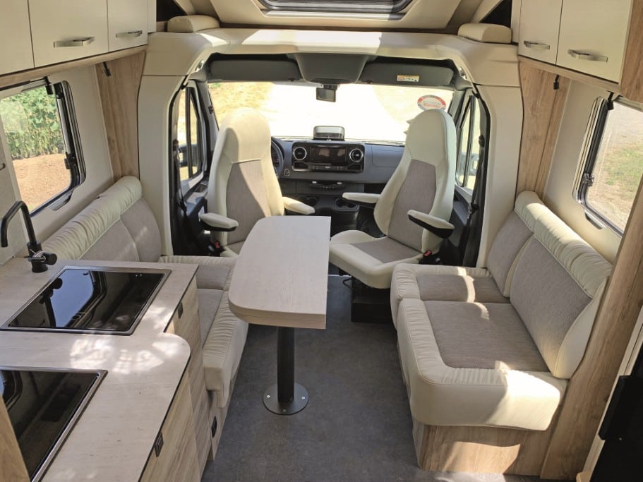 Eura Mobil Profila T Freestyle Sitzgruppe