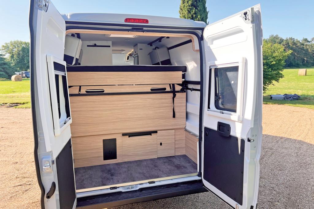 Heckgarage im Kastenwagen