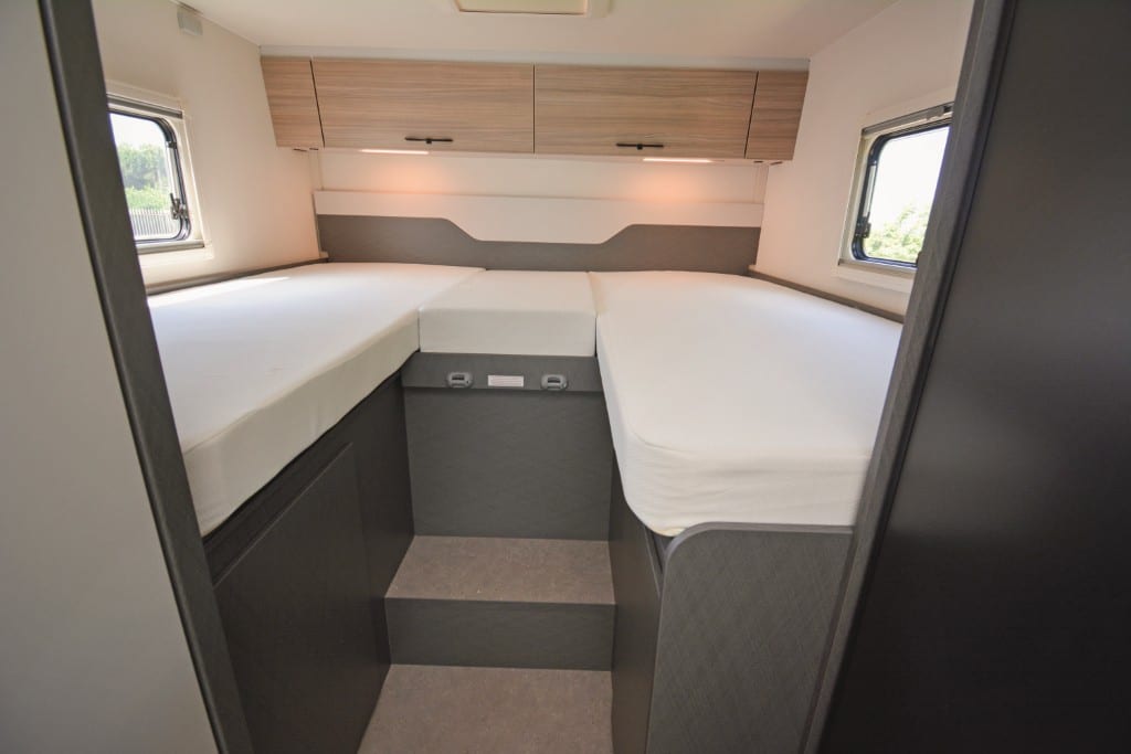 Etrusco T 6.9 SBC Base_Einzelbetten im Heck