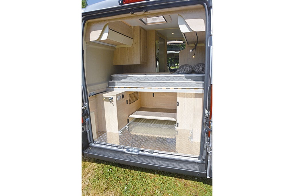 Florium Black Pearl 59 LT Heckansicht