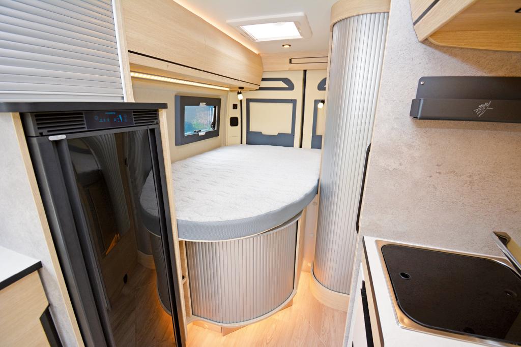 Bett im Campervan