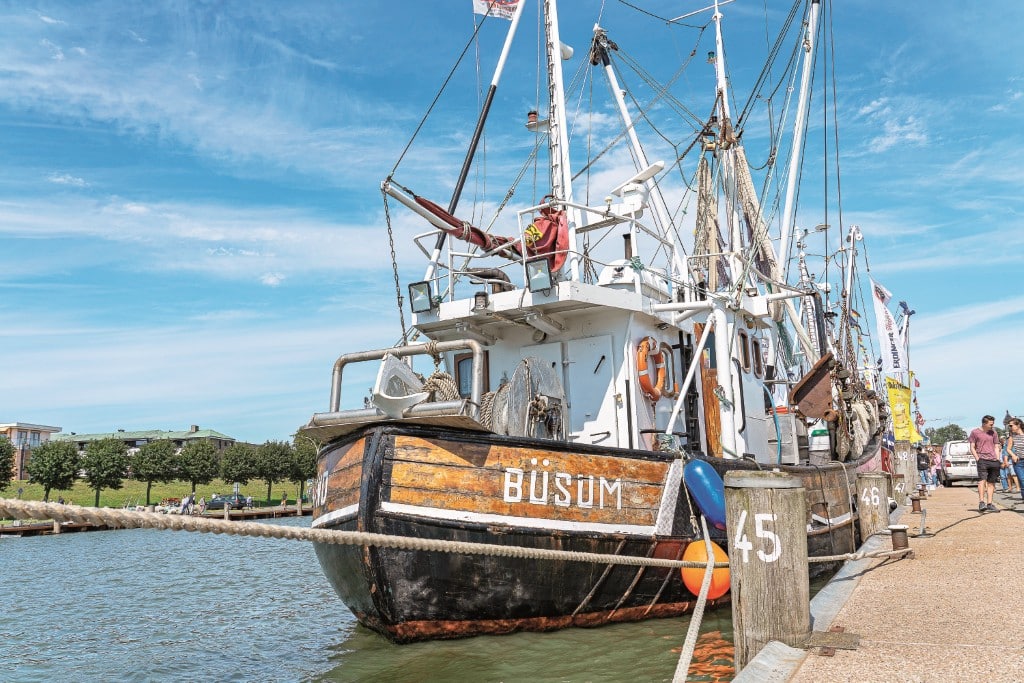 Kutter im Hafen von Büsum