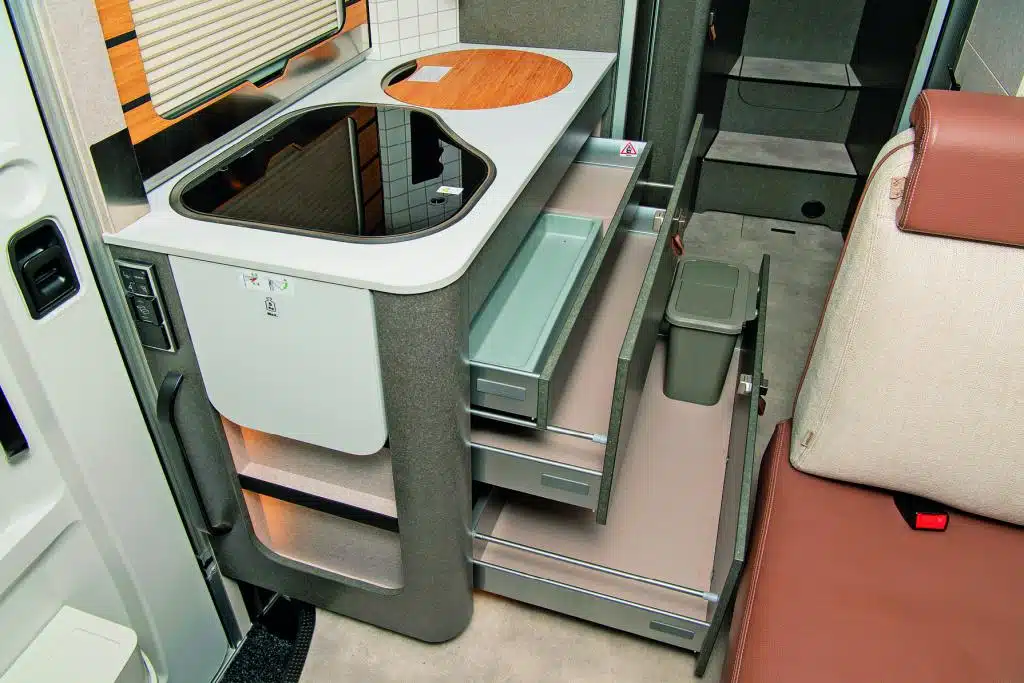 Schubladen im Küchenblock