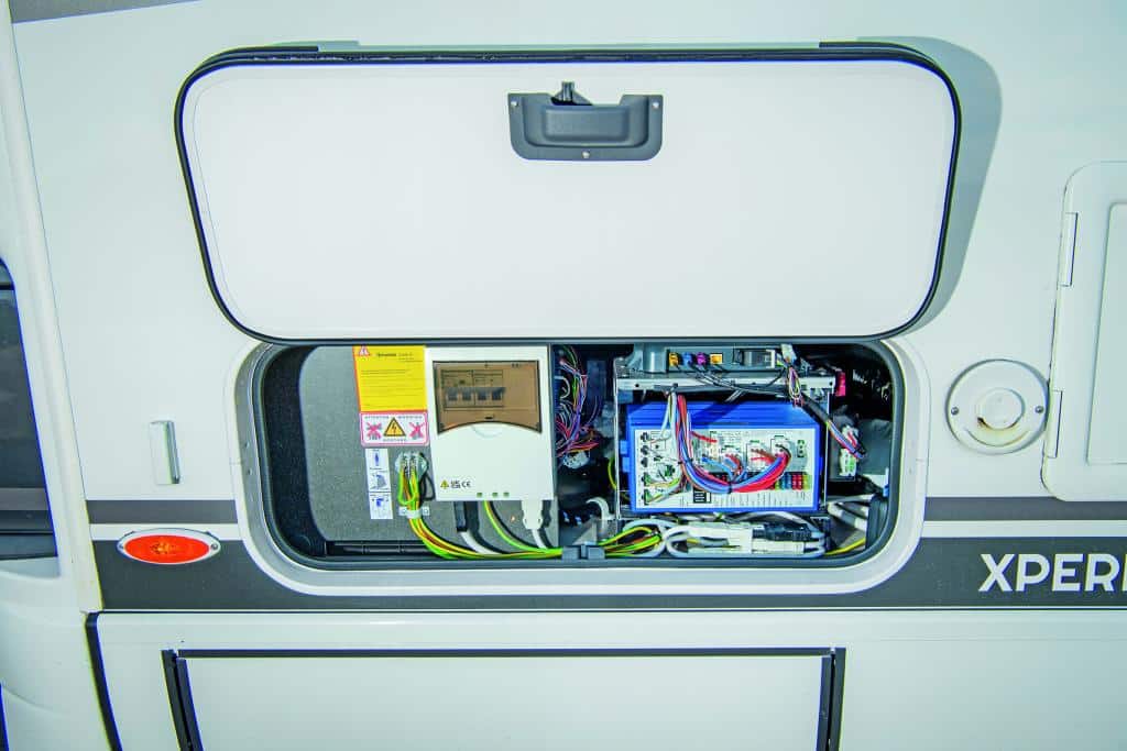 Elektrik-Fach im Wohnmobil