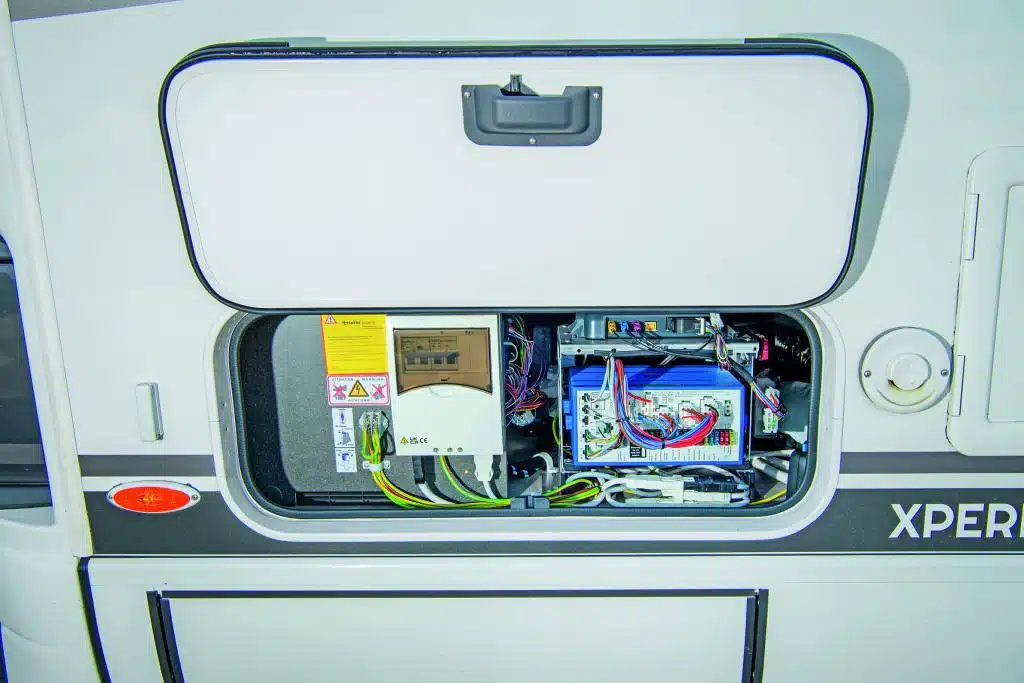 Elektrik-Fach im Wohnmobil